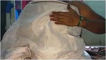 indian maid boobs bra